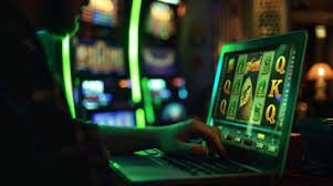 pinasjili gaming platform hero banner showing sports and casino entertainment